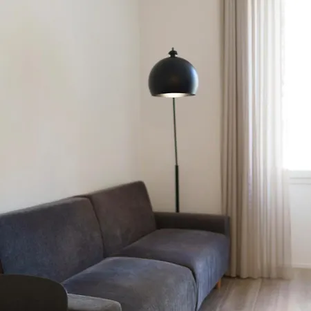 Lussuoso Sul Porto Di *